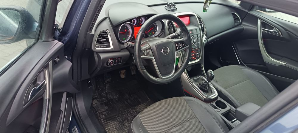 Vând Opel Astra j 1.7 diesel an 2010 euro 5