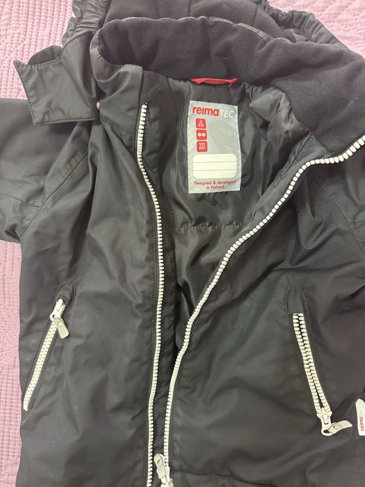 Продам курточку reima