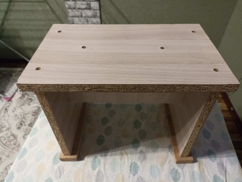 Каждая по 700 теңге.