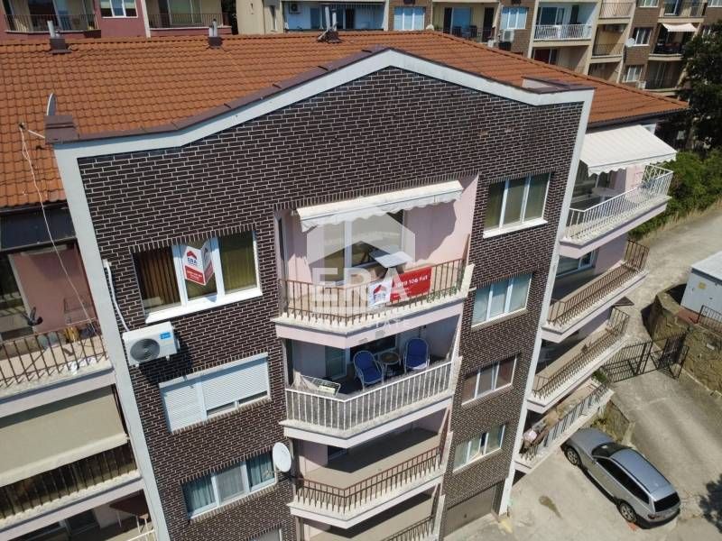 Двустаен обзаведен апартамент с гараж и морска панорама за продажба в