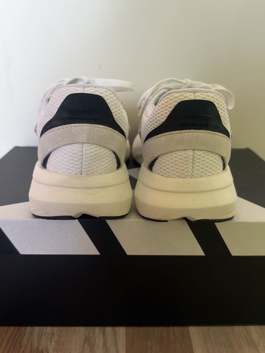Маратонки Адидас Adidas lightbaze