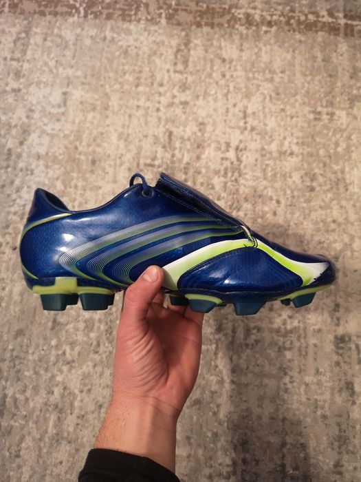 Vând ghete de fotbal Adidas F30 în stare foarte bună