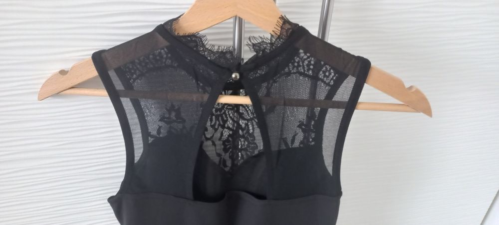 Запазена разкроена дамска рокля