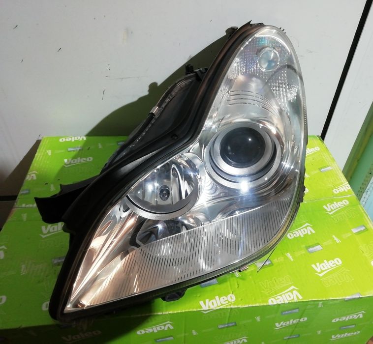 Фар Фарове Mercedes CLS W219 Hella Bi-xenon AFS / Мерцедес ЦЛС HELLA.