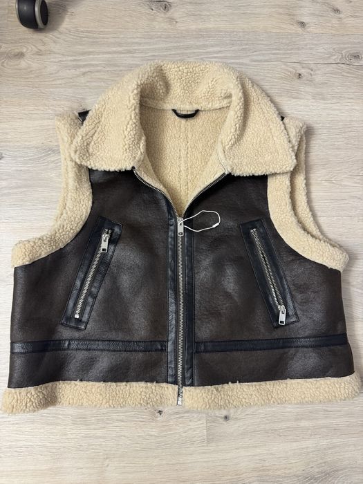 Жилет коричневый