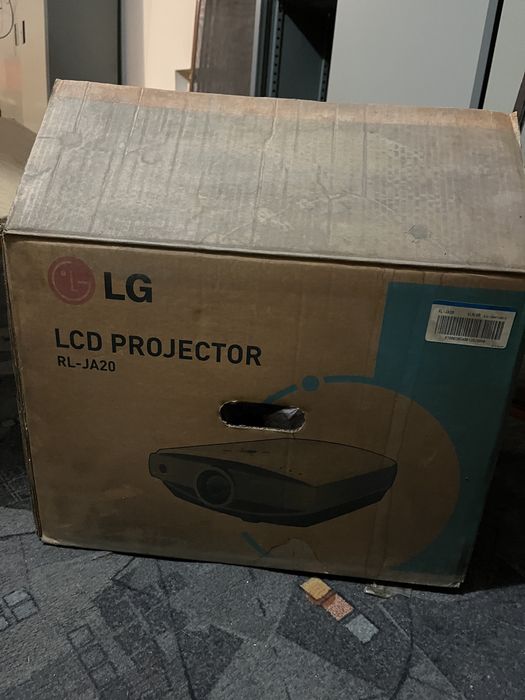 Продам Кинопроектор LG