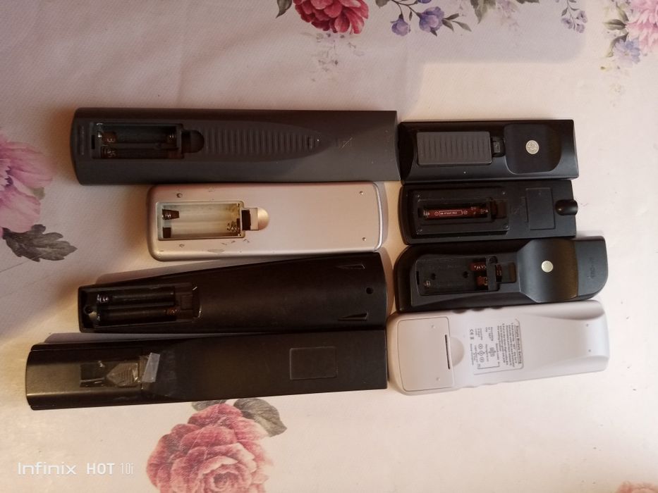 Пульты разные бу.