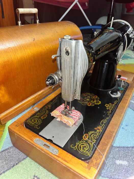 Електрическа шевна машина