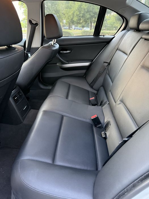 Bmw e90 320i 2005г.