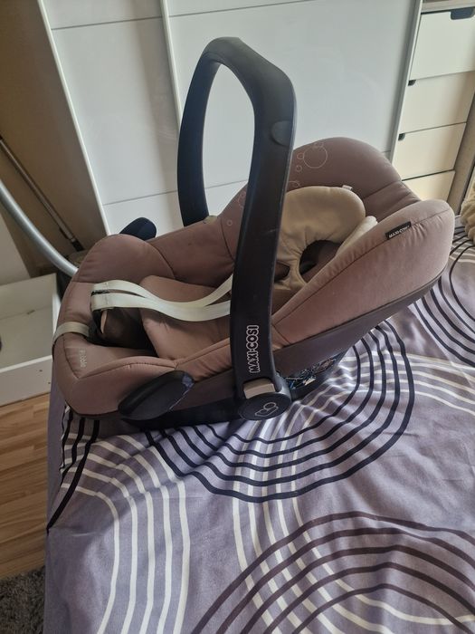 Maxi cosi детско столче + основа,пълен комплект,isofix