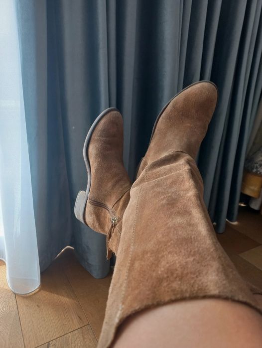 Cizme piele intoarsa