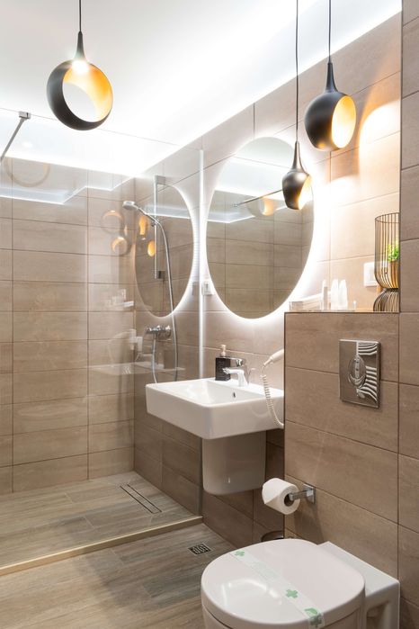 Proprietar închiriez apartament cu 2 camere vis a  vis de Mall Coresi