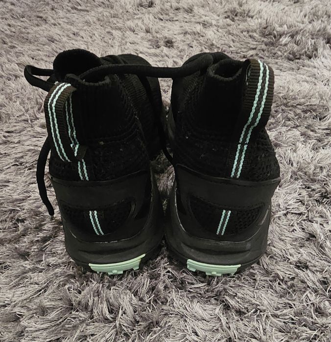 Маратонки the north face