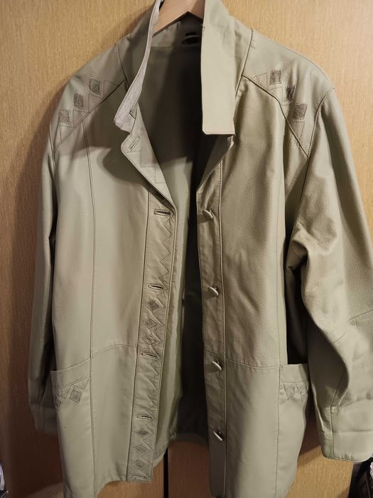 Дамско яке от естествена кожа. Пролет есен