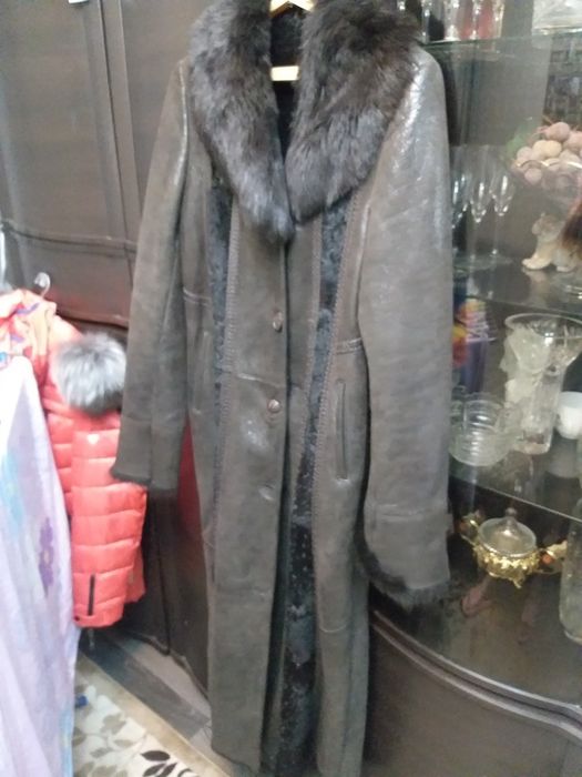 Продам натуральную дубленку.