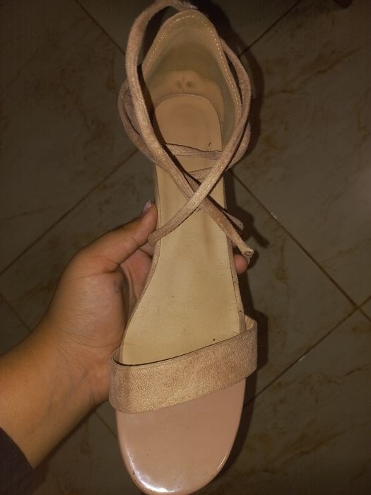 Pantofi crem cu tocul de 4 sau 4 cm