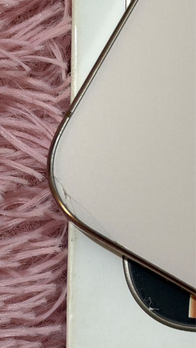 Телфеон iphone 16 pro
