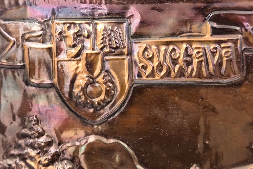 Tablou realizat prin metalo plastie reprezentând mănăstirea Voronet