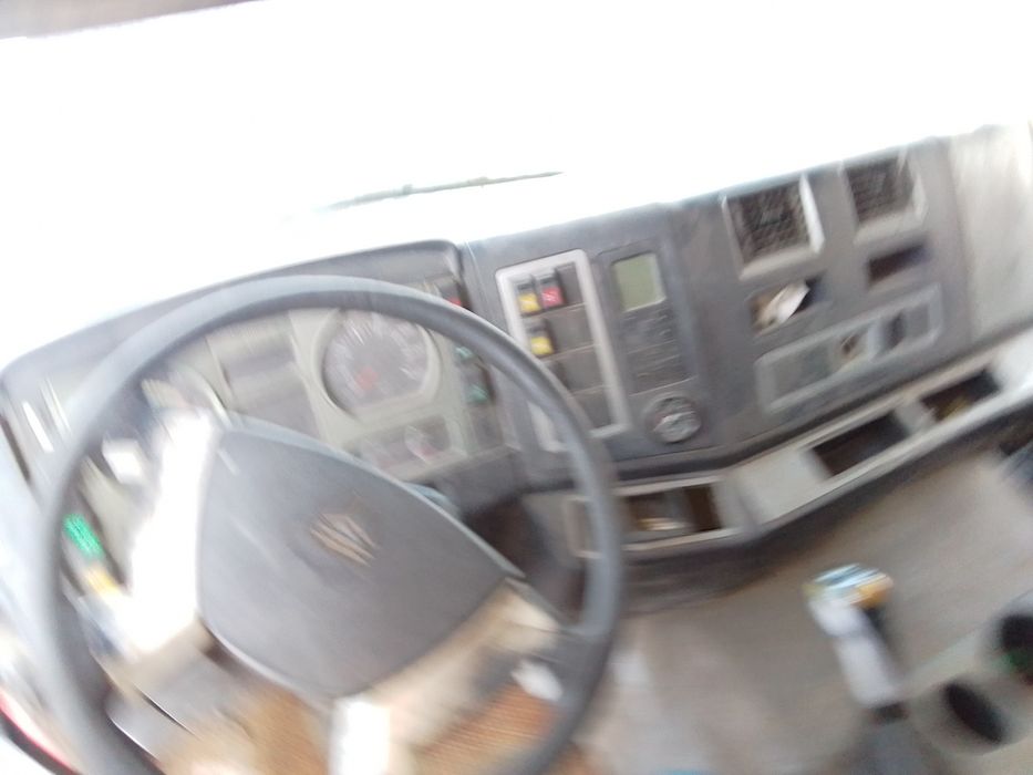 Хова тягач sinatruk