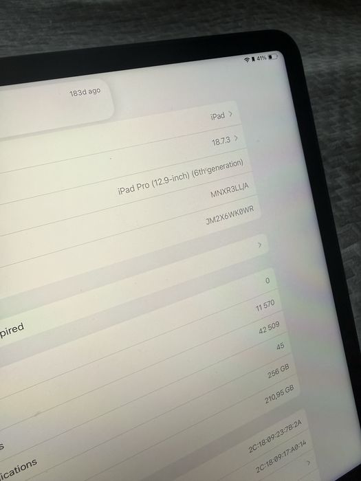 Продам Ipad Pro 12,9 M2 256gb + Smart Keyboard Apple