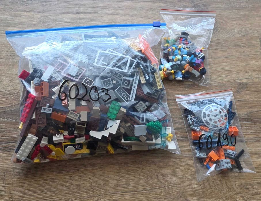 Lego City 60203 - Statiunea de schi / Lego City 60200 - Capitala / Lego City 60246 - Sectie de poliție