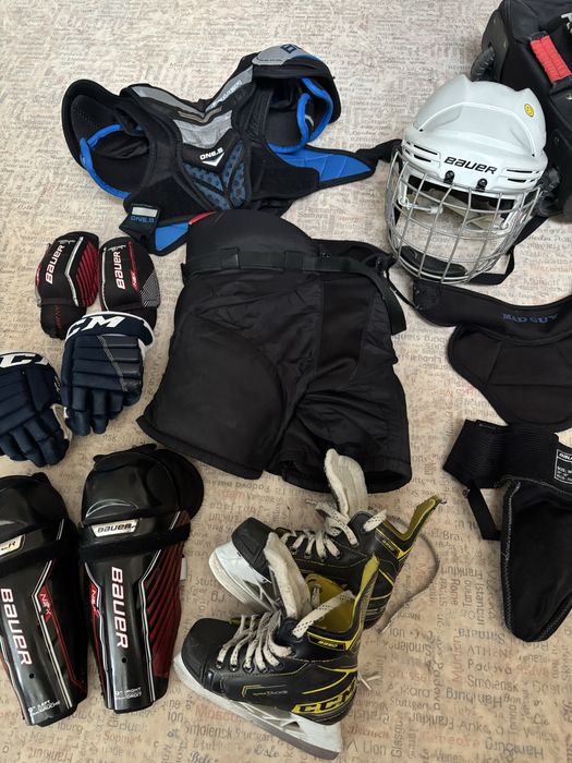 Хоккейная экипировка.