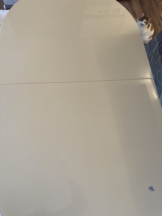 Продавам трапезарна маса