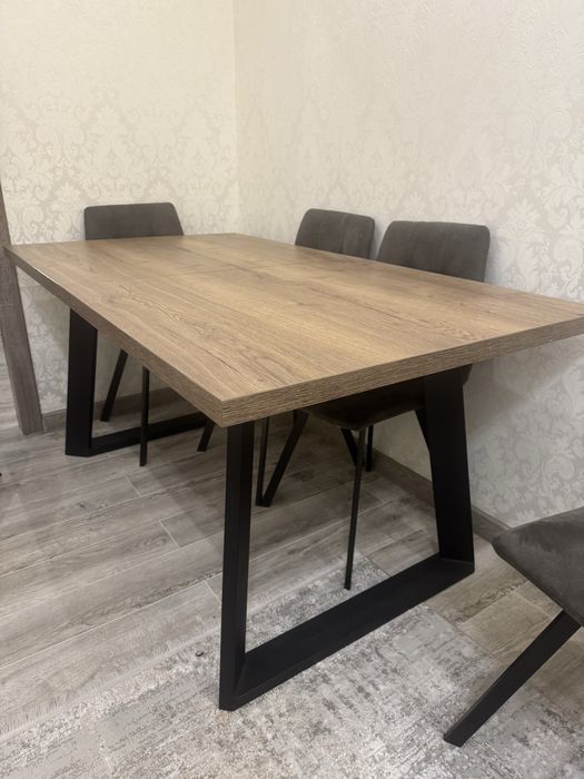 Стол раскалдной обеденный