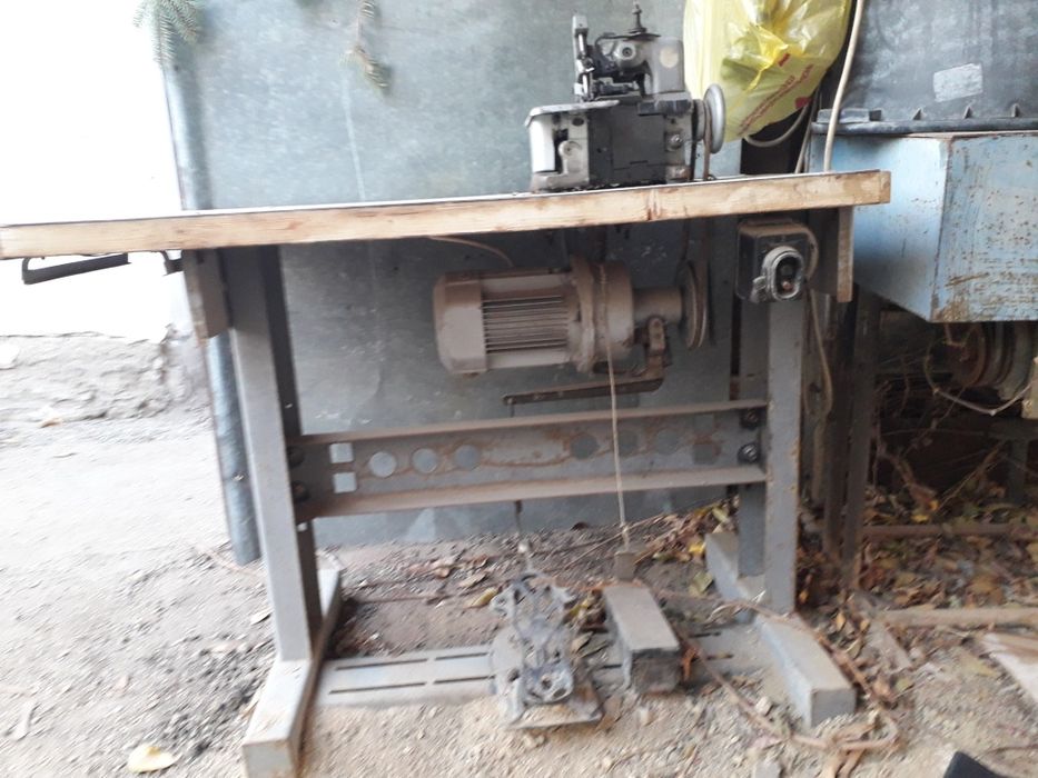 Продам оверлок промышленный