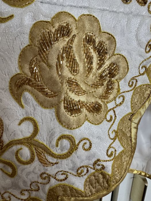 Комзол или кажеки в этно стиле…………..