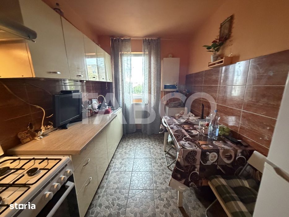 Apartament de inchiriat  2 camere semidecomandat etaj 4 mobilat utilat