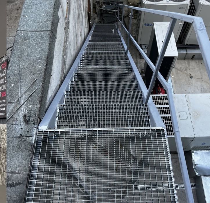 trepte zincate la comanda