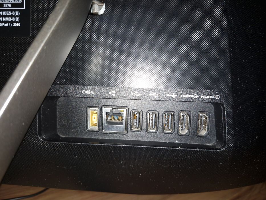 All-in-one система Lenovo с инсталирана операционна система ундоус 8