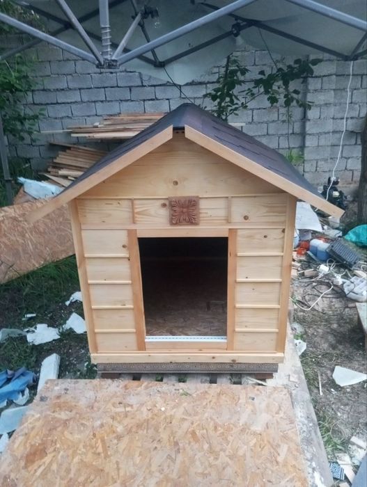 Продается домик для собак.