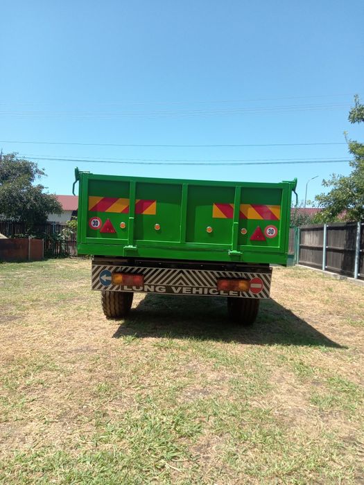 Vând remorcă 4, 5 tone monoax