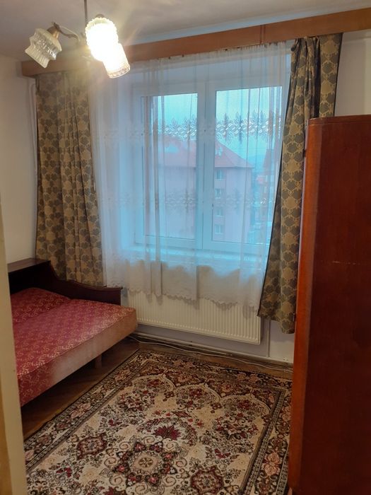 Apartament de inchiriat si o boxa la parterul blocului
