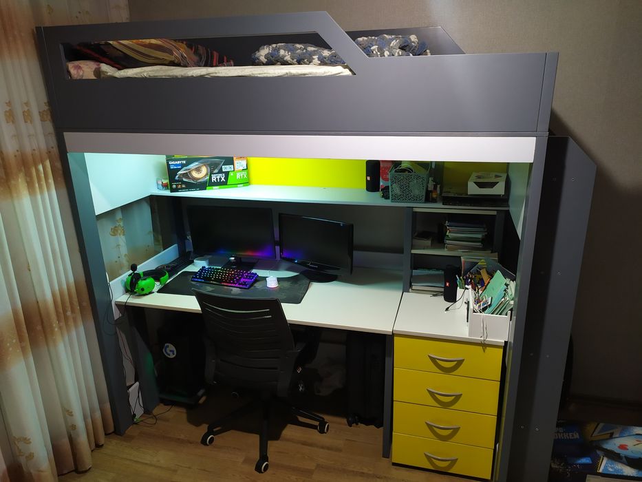 Детская двухярусная кровать