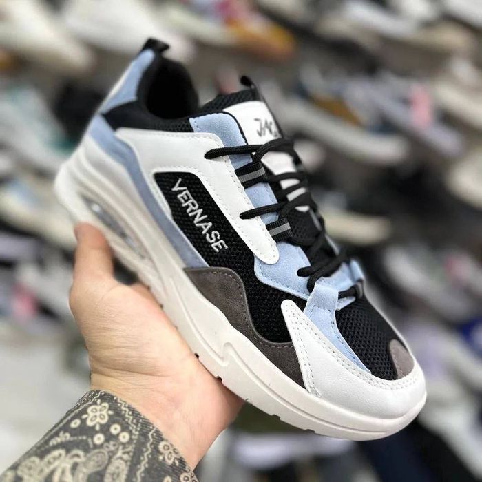 Кроссовки от производителя