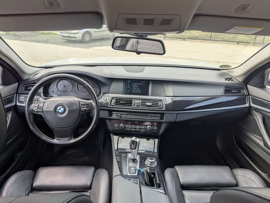 Bmw 520D Limuzina Automatic.Climaautomatic Piele Tempomat Xenon Senzori parcare Volan cu Butoane 2011 F10