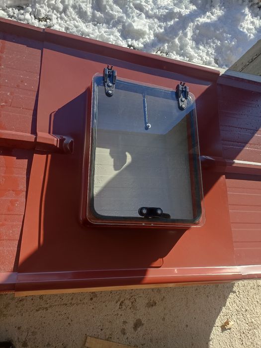 Изход за покрив за сандвич панел.