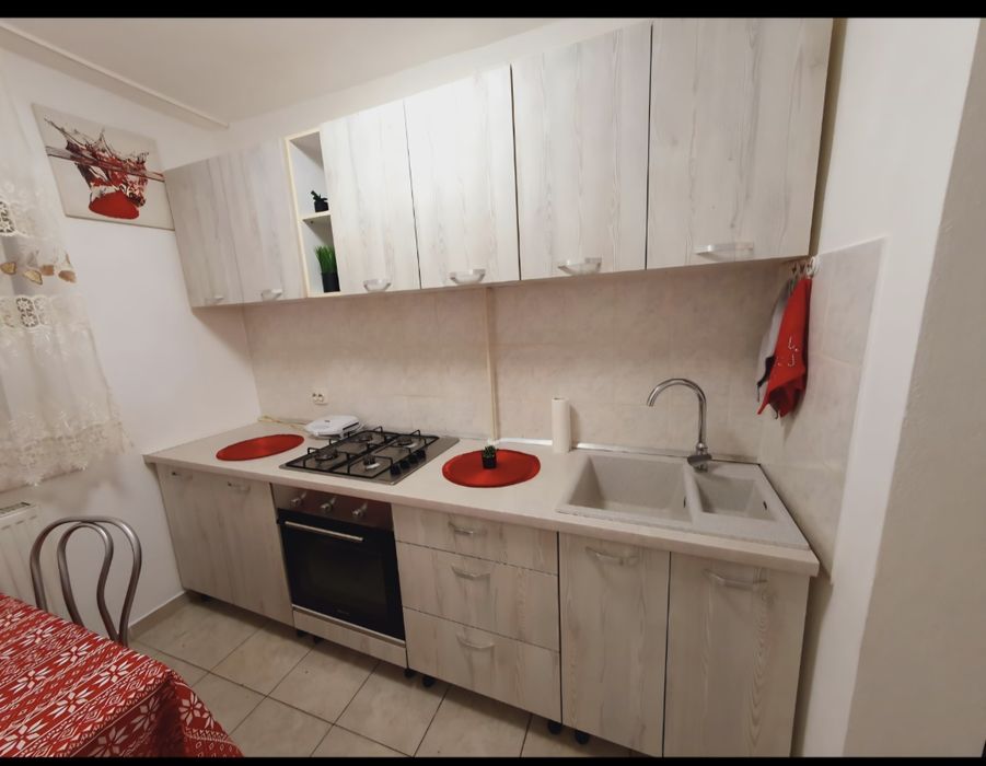 Închiriez apartament zona Complex