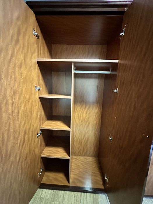 Продам большой шкаф