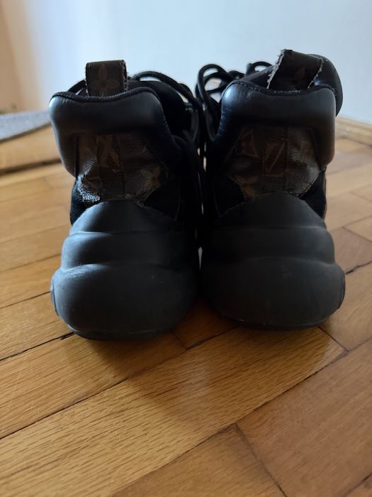 Adidasi Louis Vuitton marimea 37