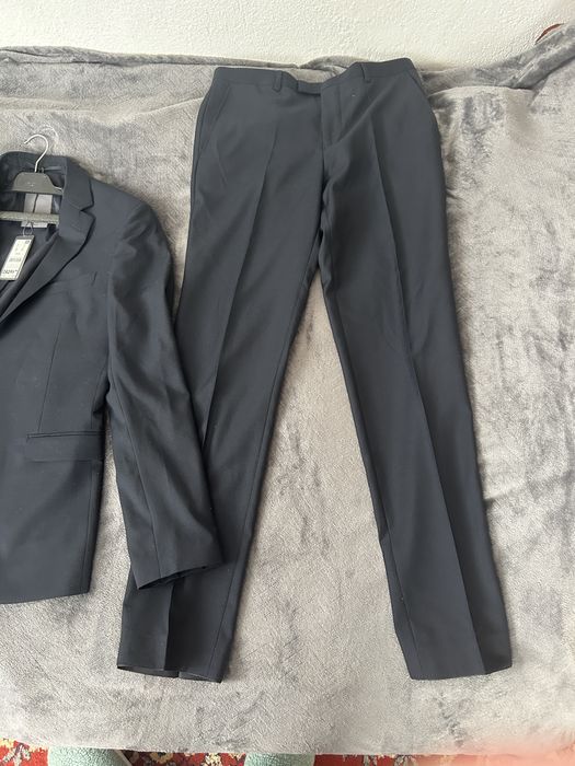 Мъжки костюм тъмно син