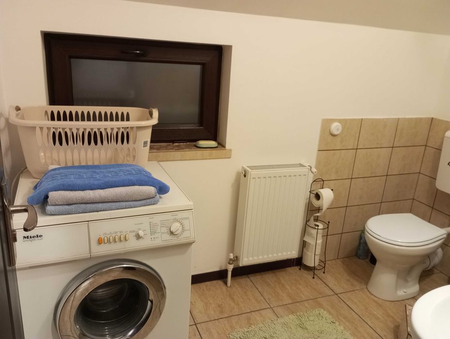 Cazare apartament regim hotelier, parcare, 2,2 km Spitalul Judetean