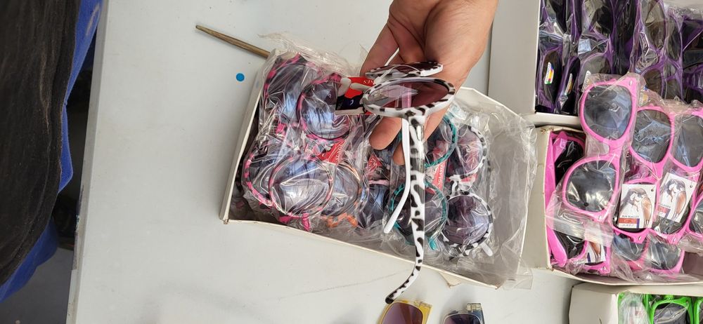 Очила на едро — 20 броя за 100 лв | Идеални за препродажба



---

Заг