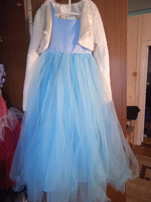 Платья нарядные для