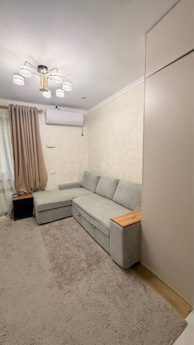 Продаеться квартира 1в2/4/4 метро БИЙ