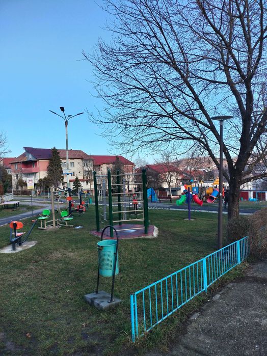 Vând apartament 3 camere Brădet