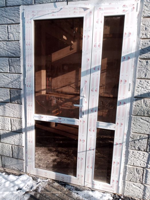 Продается окна. Продается дверь